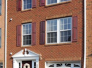 33 Saxton Rd, Farmingdale, NJ 07727