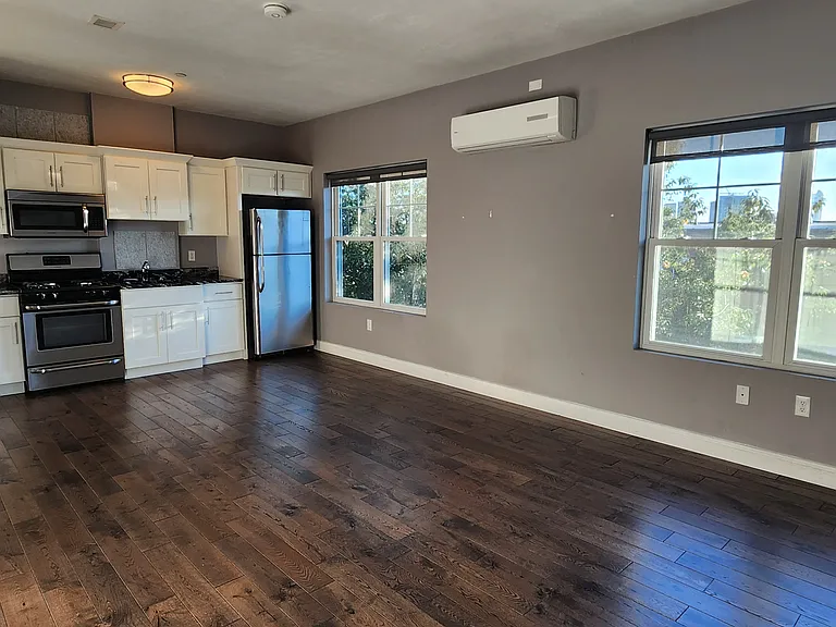 41 Saratoga St #2F — Photo 1