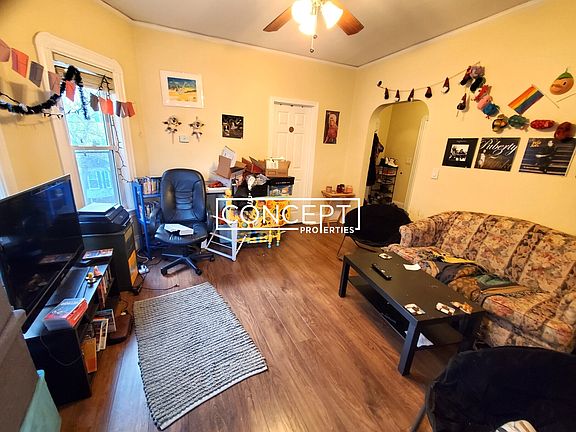 2nd image of 21 Chandler St #212