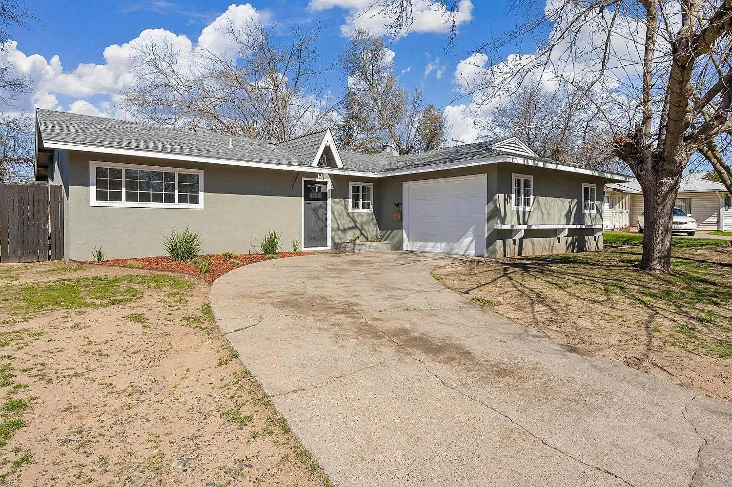 7457 Evening Way photo 1