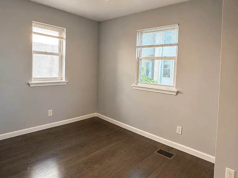 2134 Wharton St — Photo 16