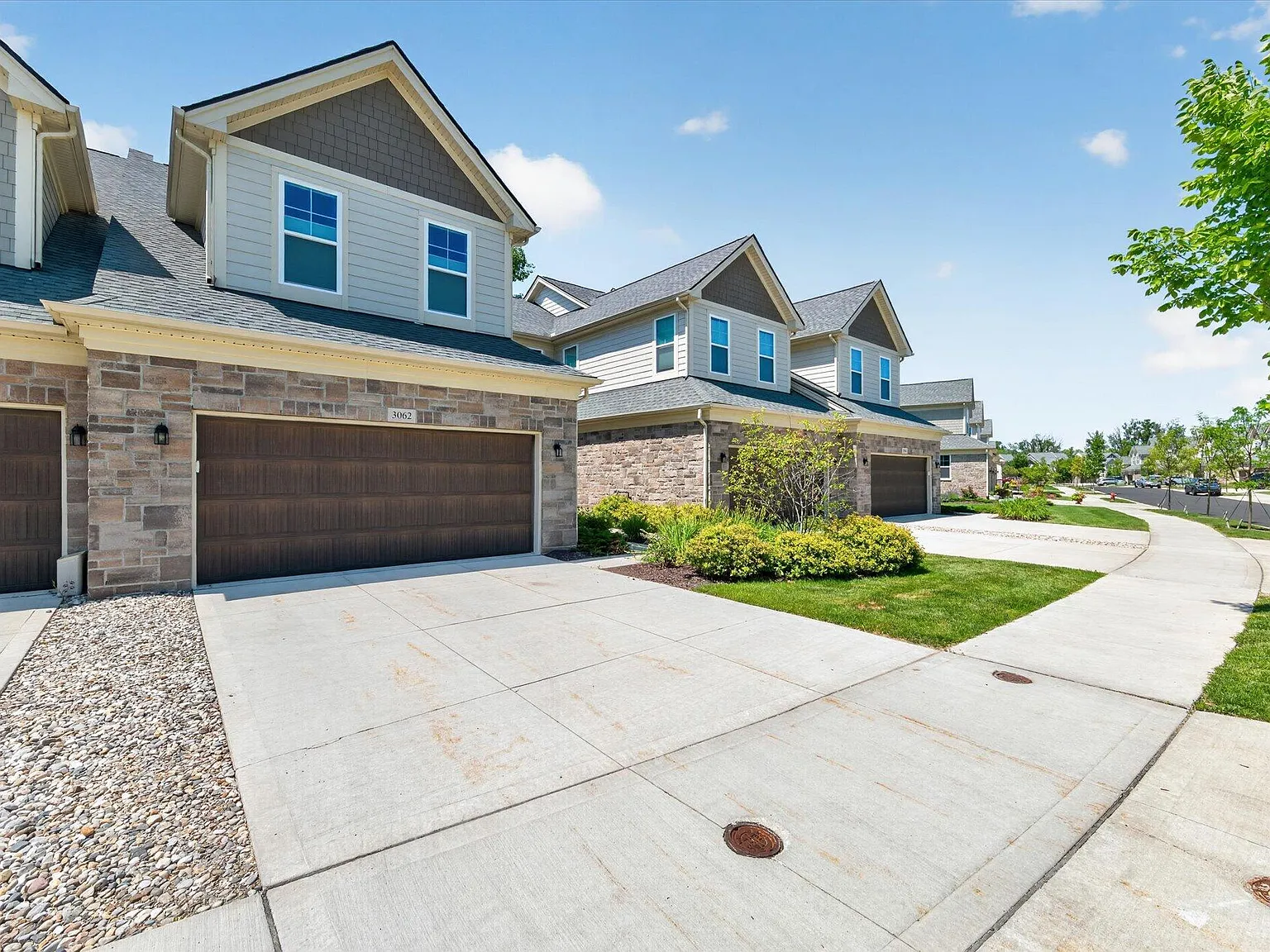3 bed, 2.5 bath, 2765 sqft, $4,300 — Photo 4