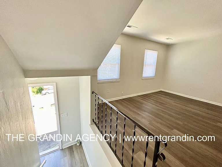 5335 Carolyn Cir #5335 — Photo 6