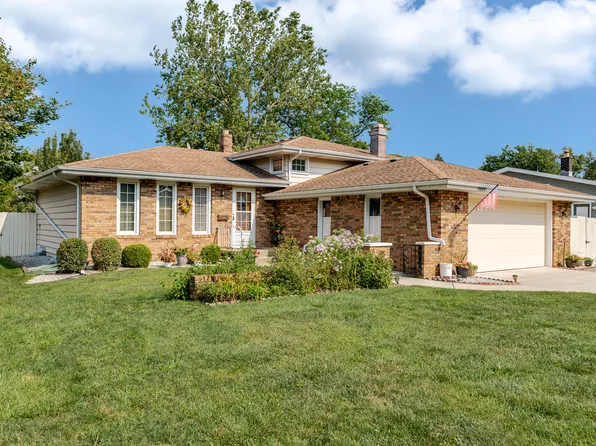 9609 Northcote Ave, Munster, IN 46321