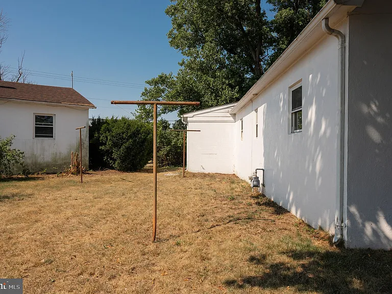 108 Martin Dr — Photo 40