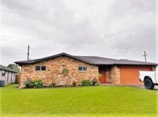 2521 Postoak Ln, Groves, TX 77619