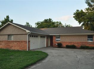 2504 Spring Valley Dr, Bedford, TX 76021