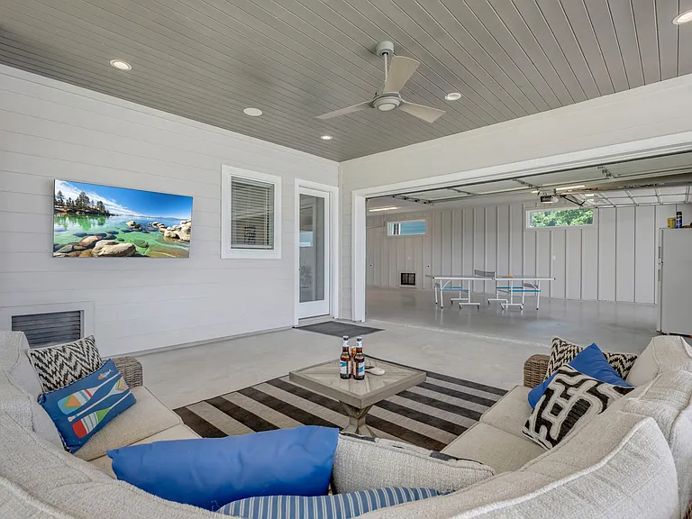 Campa Pajama Ln — Photo 19