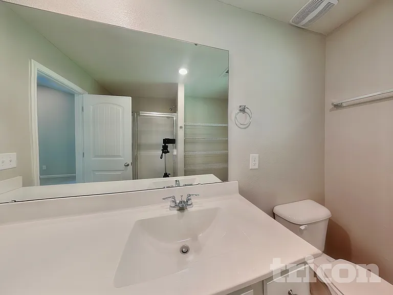 145 Bounding Ln — Photo 10