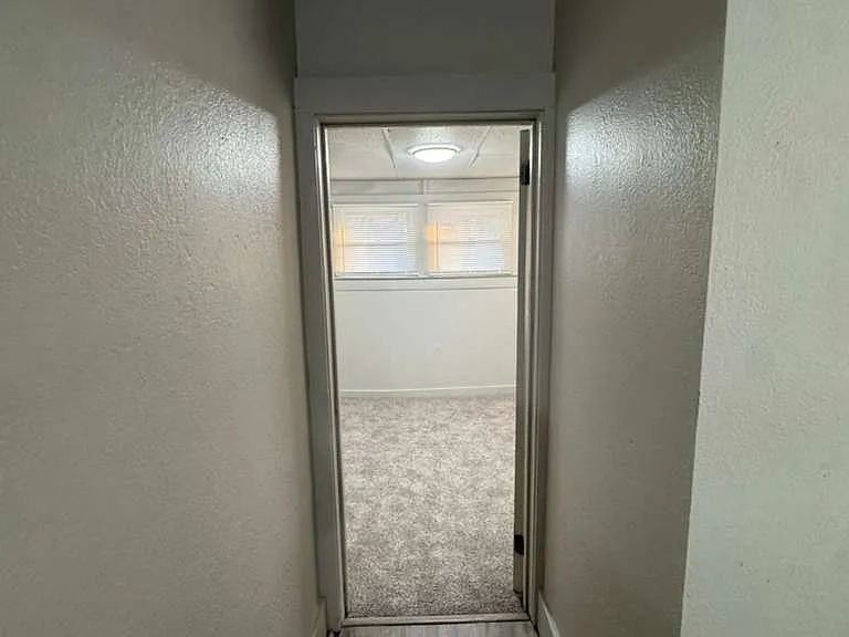 3427 Lexington Ave — Photo 24