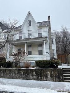 209 E South St, Slatington, PA, 18080