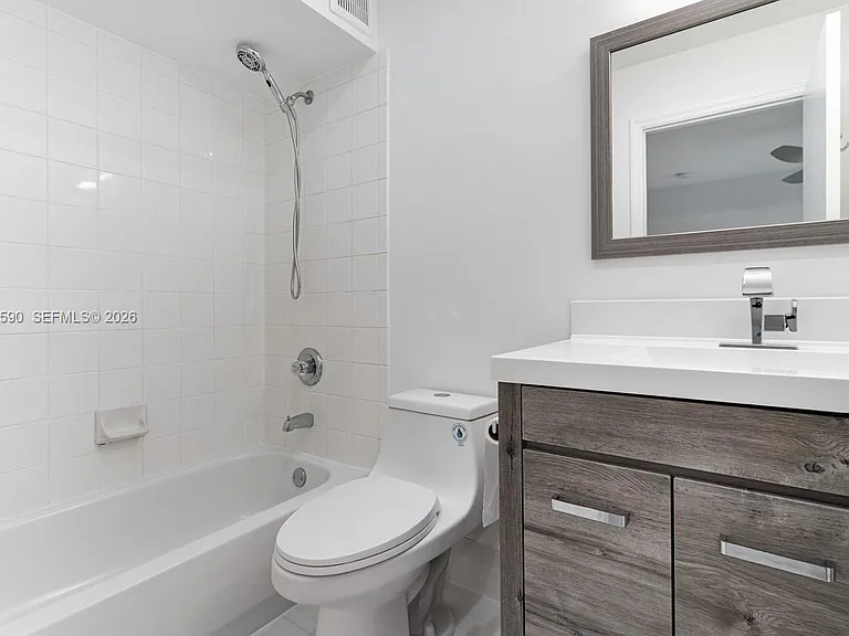 2098 Madeira Dr — Photo 33