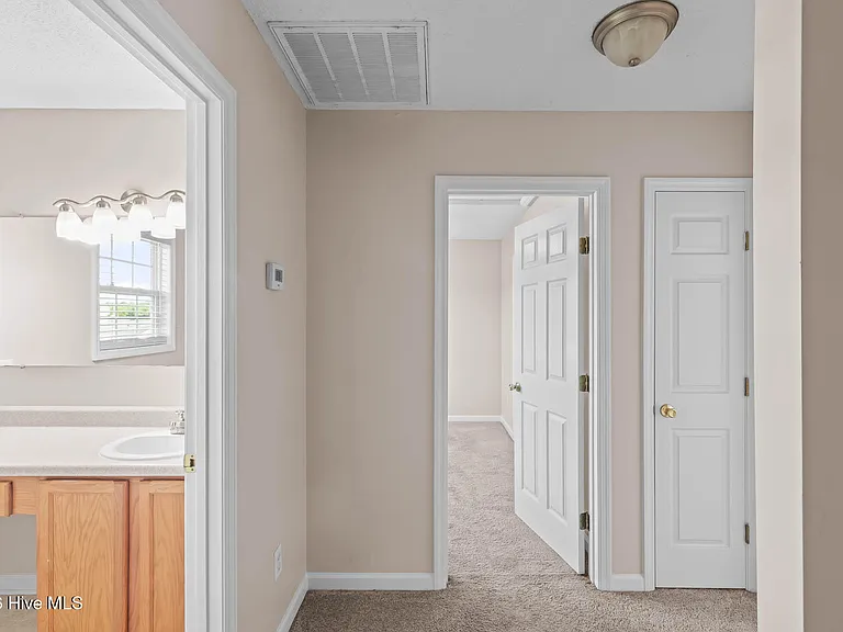 303 Mann St — Photo 25