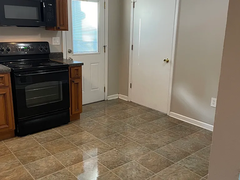 4818 Determine Ln — Photo 6