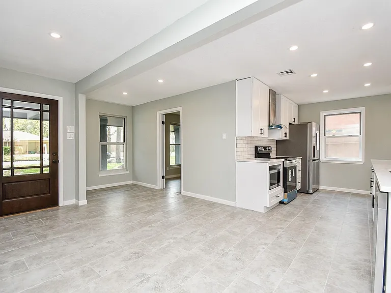5850 Duxbury St — Photo 17