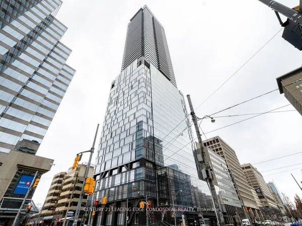 488 University Ave, Toronto, ON