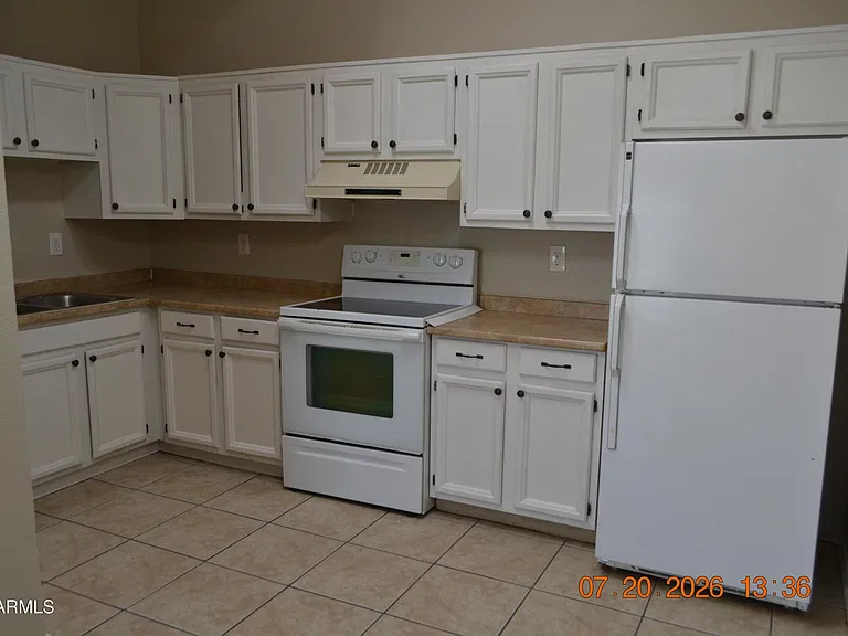 1551 E 28th Ave #1 — Photo 5
