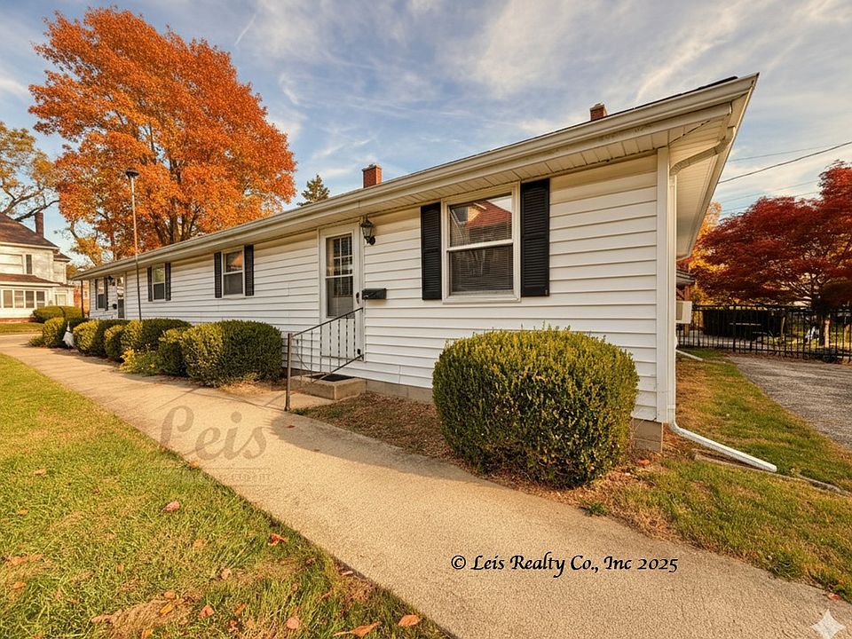 1st image of 321 1/2 W 4th St #2