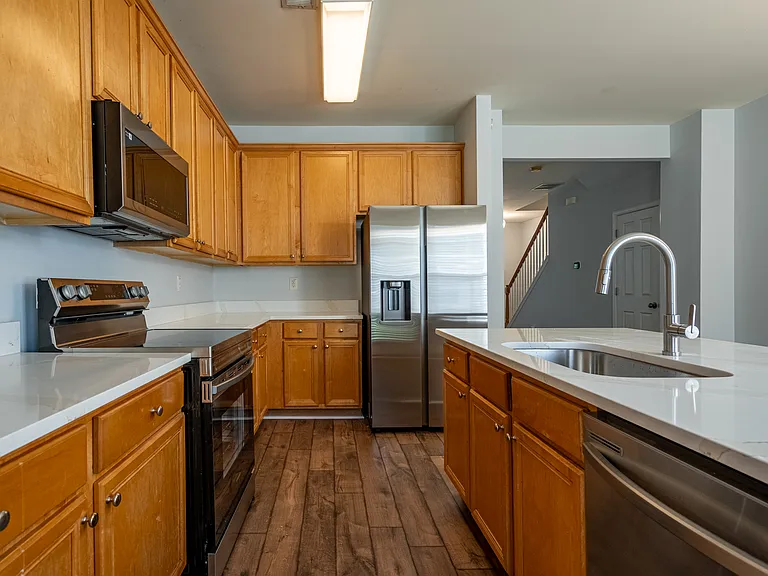 140 Galecrest Dr — Photo 10