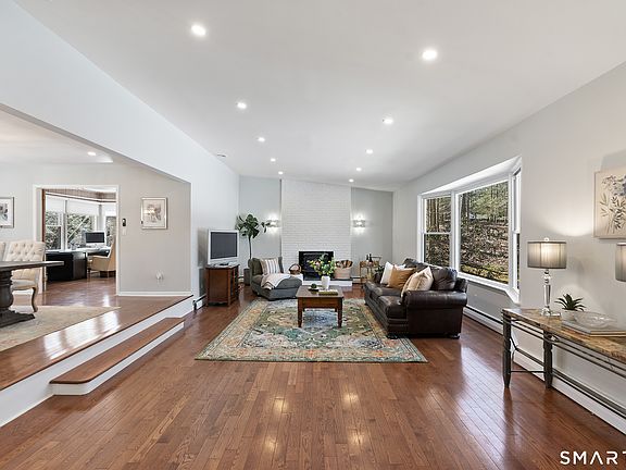 3rd image of 202 Fox Ridge Road
