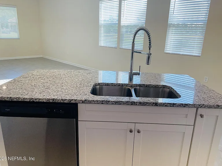 291 Pasadena Dr — Photo 9