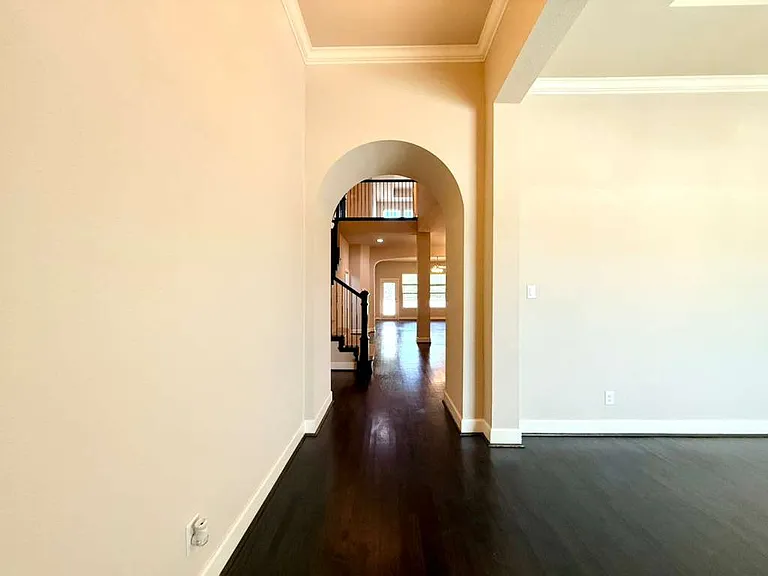6704 Castillo St — Photo 5