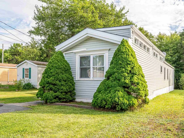 32 Champlain Ave, Halifax, NS B4E 3B2