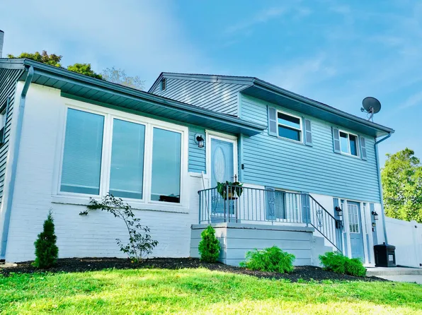 4 Crescent Ct, New Cumberland, PA 17070