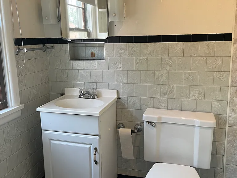 843 Wilson Ave — Photo 9