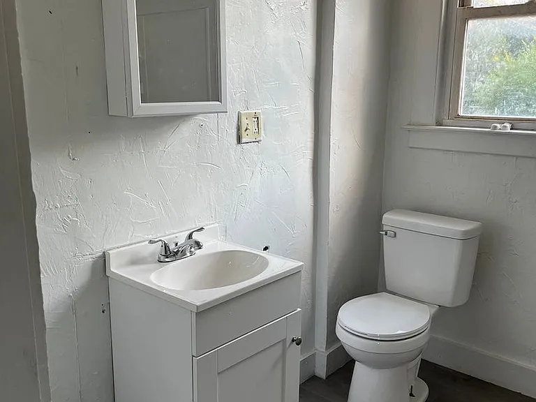 1646 Ridge Ave — Photo 12