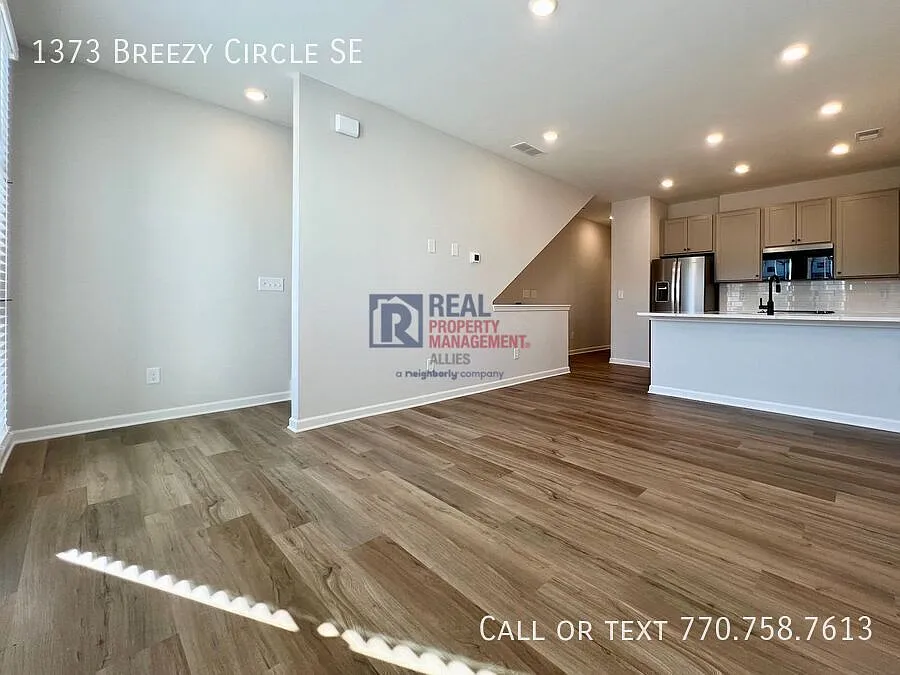 Dream Townhome in Dream Neighborhood — Photo 4