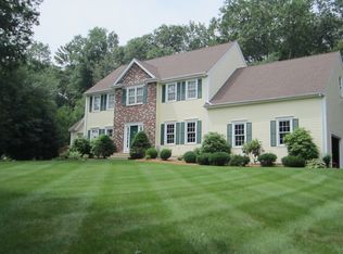 11 Greystone Ln, Hopkinton, MA 01748