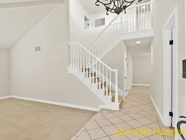 18 Timbergate — Photo 4