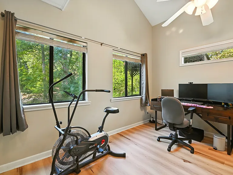 4002 Westfield Dr — Photo 30