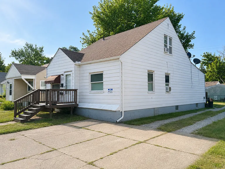 8100 Meadow Ave #1 — Photo 2