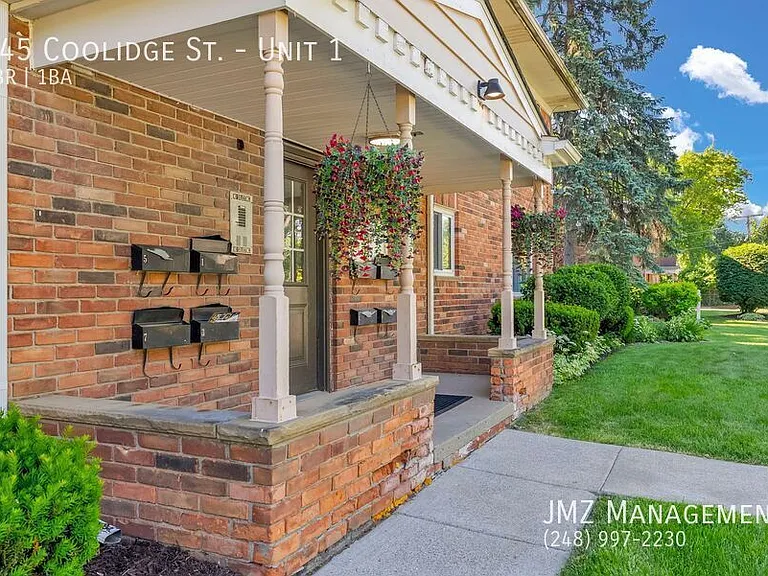 745 Coolidge St #1 — Photo 8