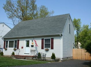 87 Parker Ave, Fair Haven, NJ 07704