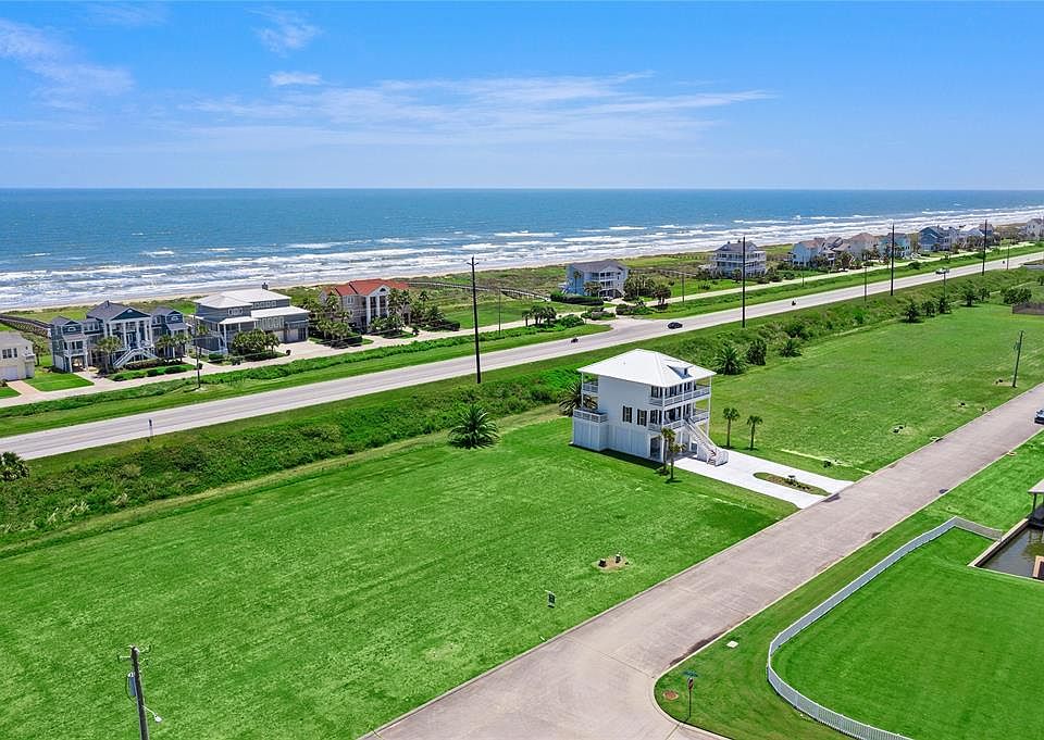 4407 S Sunset Bay Drive ; Sunset Cove ; Galveston, Texas 77554