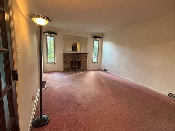 3rd image of 6862 York Rd