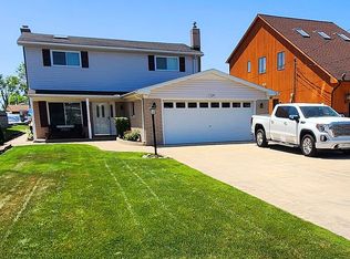 37695 Lakeville St, Harrison Township, MI 48045