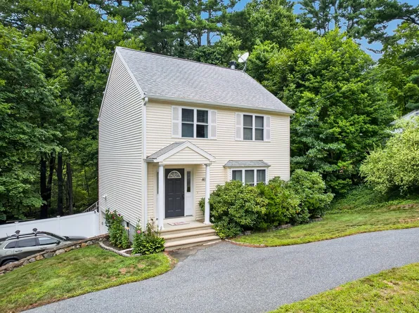 40 Hartford Ave N, Upton, MA 01568