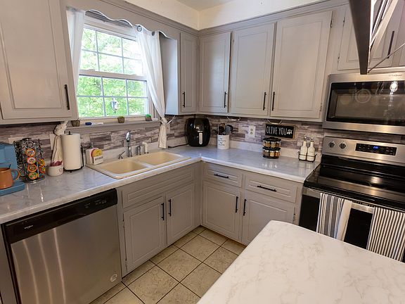 5th image of 2503 Atwood Dr