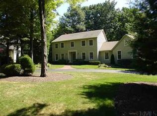 15 Newport Dr, Clifton Park, NY 12065
