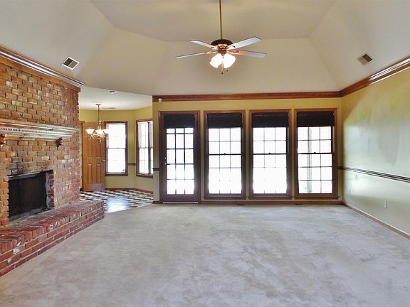 2nd image of 373 Richards Way Dr