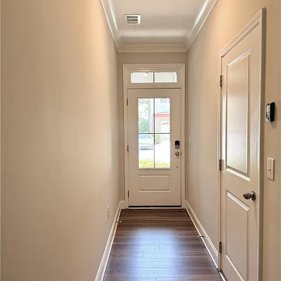 1468 Edgebrook Ct NE — Photo 2