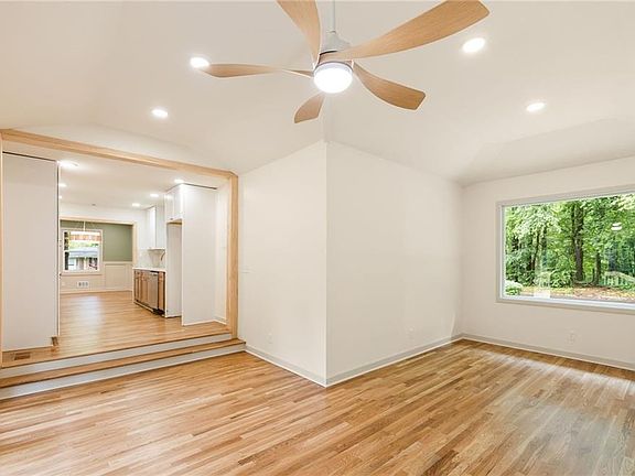 4th image of 2366 Harrington Dr