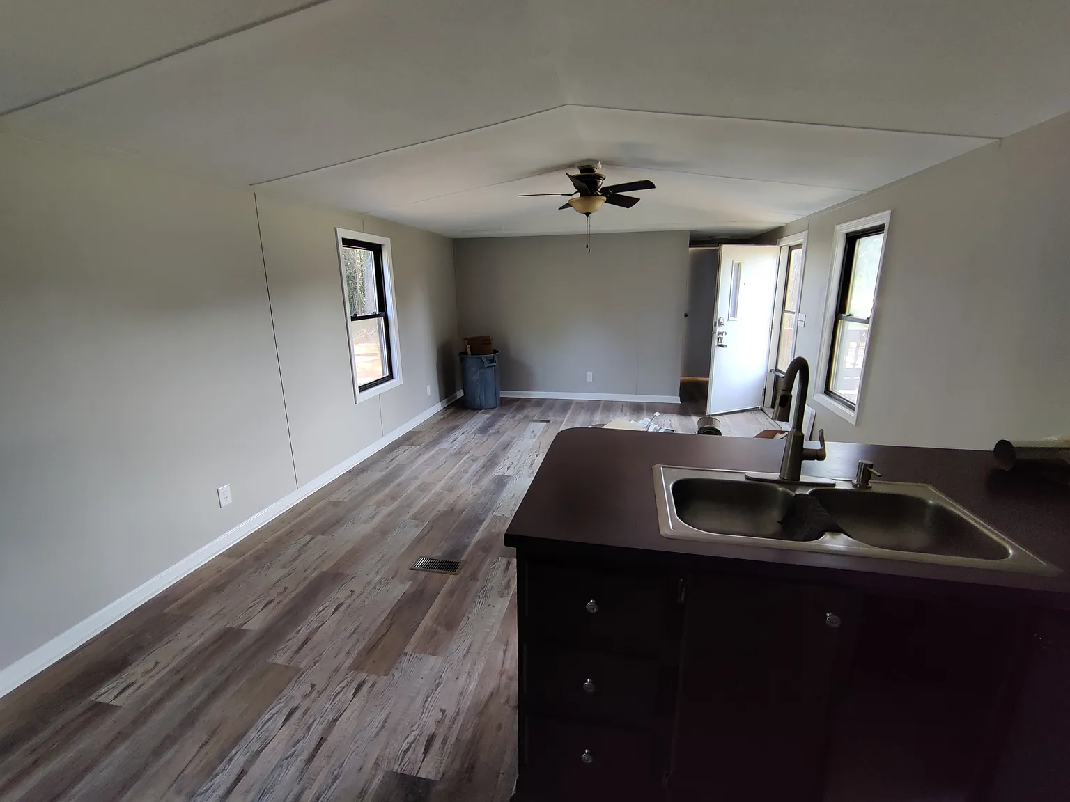 3 bed, 980 sqft, $1,450 — Photo 4