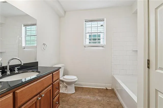 407 N Tonti St — Photo 32