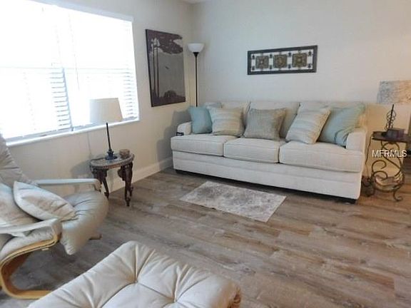 4th image of 19505 Quesada Ave #Q