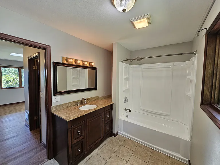 Spacious primary ensuite.